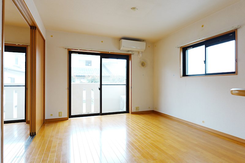 居室・リビング　写真は302号室です。