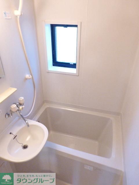 バス・シャワールーム　★窓付きバスルーム★