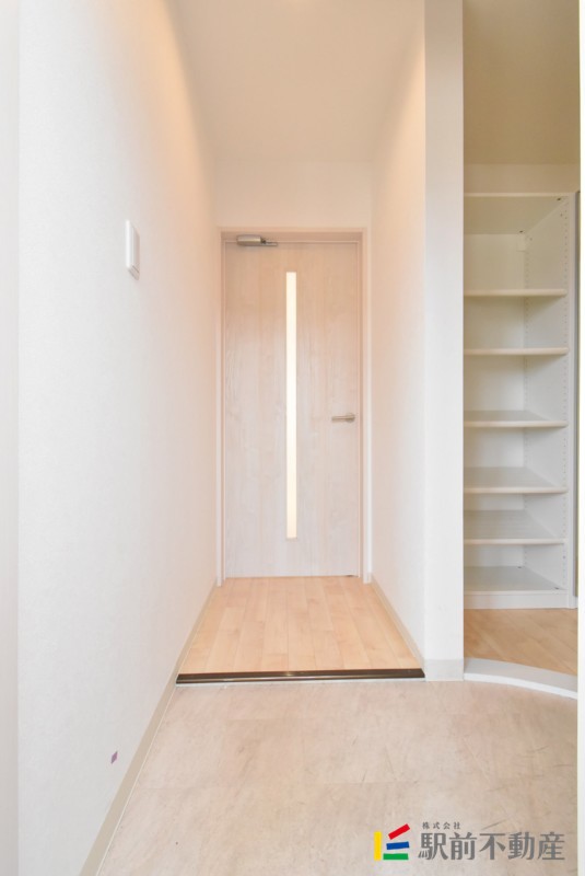 玄関　写真は別部屋