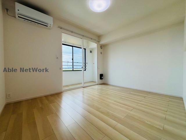 居室・リビング　同型類似のものです。