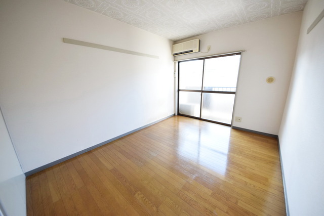 居室・リビング　☆光の入る明るいお部屋☆