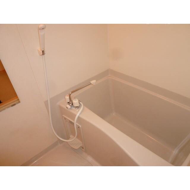 バス・シャワールーム　ゆったり過ごせるお風呂です