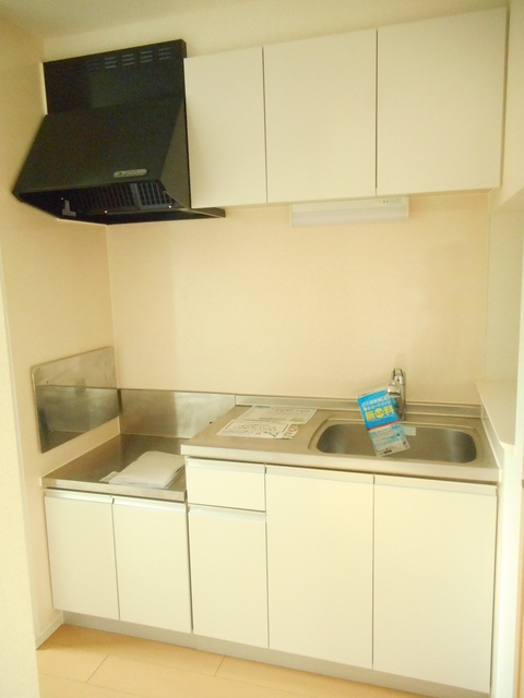 キッチン　３．４帖あるので広々してます。