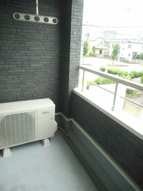 バルコニー　南向きで陽当たり良好。