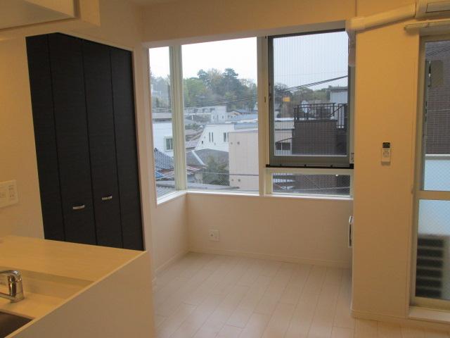 居室・リビング　室内