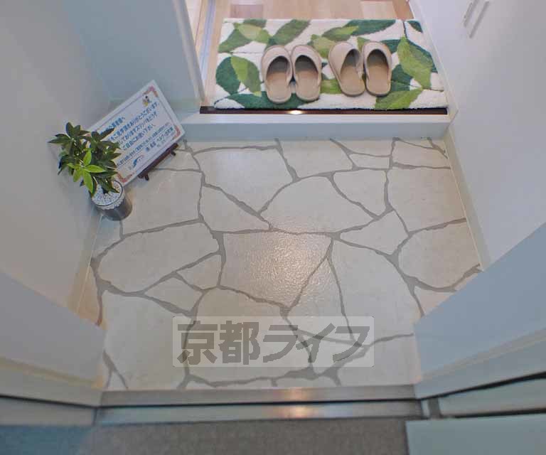 玄関　お洒落なデザインの玄関です。