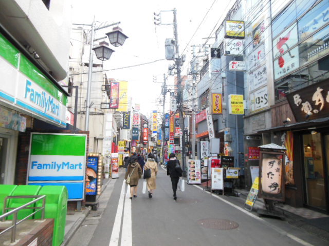 コンビニ　「ファミリーマート」（コンビニ）まで401m