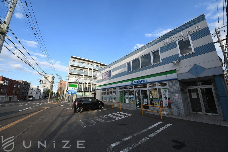 コンビニ　ファミリーマート札幌平岸3条店（コンビニ）まで191m