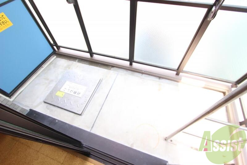 バルコニー　日当たり良港のバルコニーで気持ちがいいですね