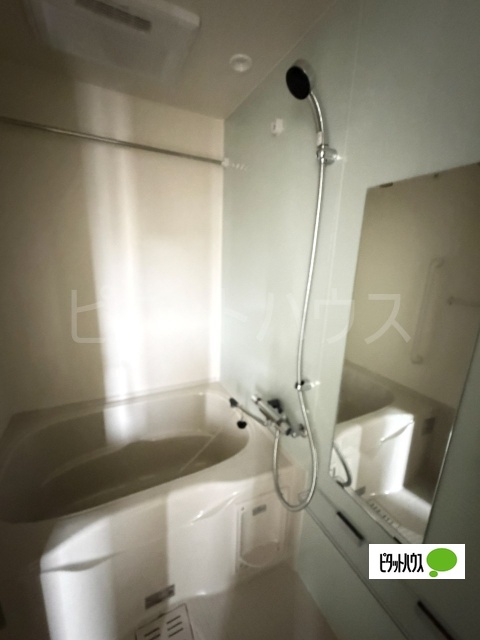 バス・シャワールーム　バスルーム