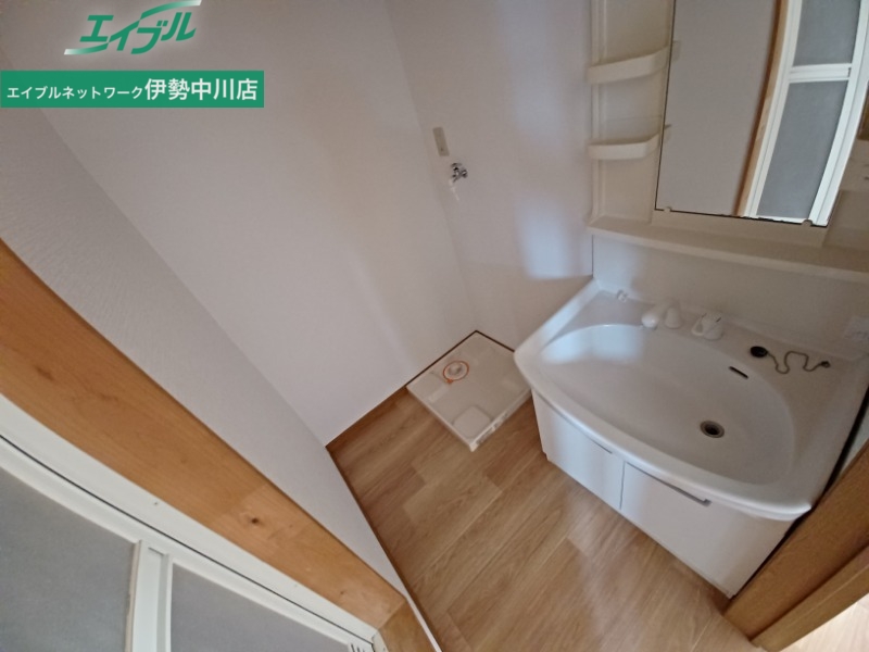 洗面設備　反転タイプ参考写真