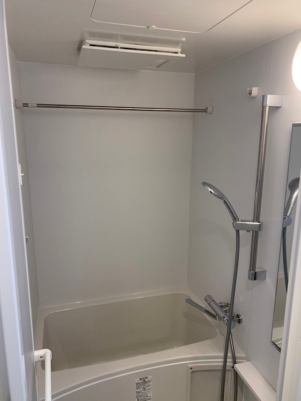 バス・シャワールーム　雨の日でも安心の浴室乾燥機付きです♪