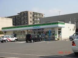 コンビニ　ファミリーマート小倉南方二丁目店（コンビニ）まで205m