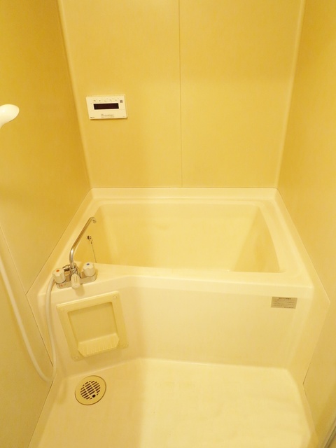 バス・シャワールーム　トイレ・バス別々で使いやすい♪