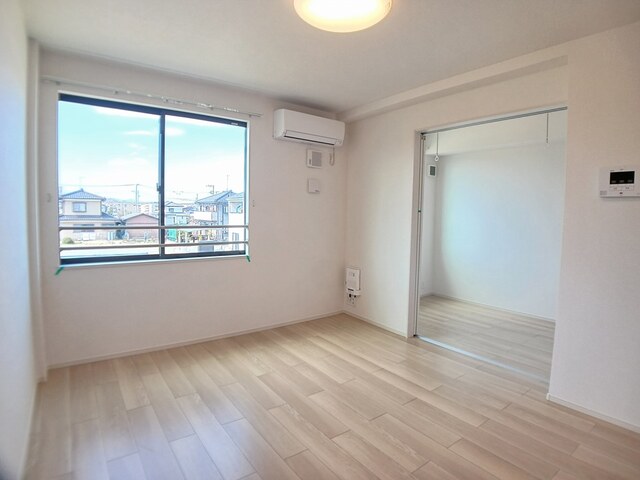 居室・リビング　同施工会社同シリーズ別物件