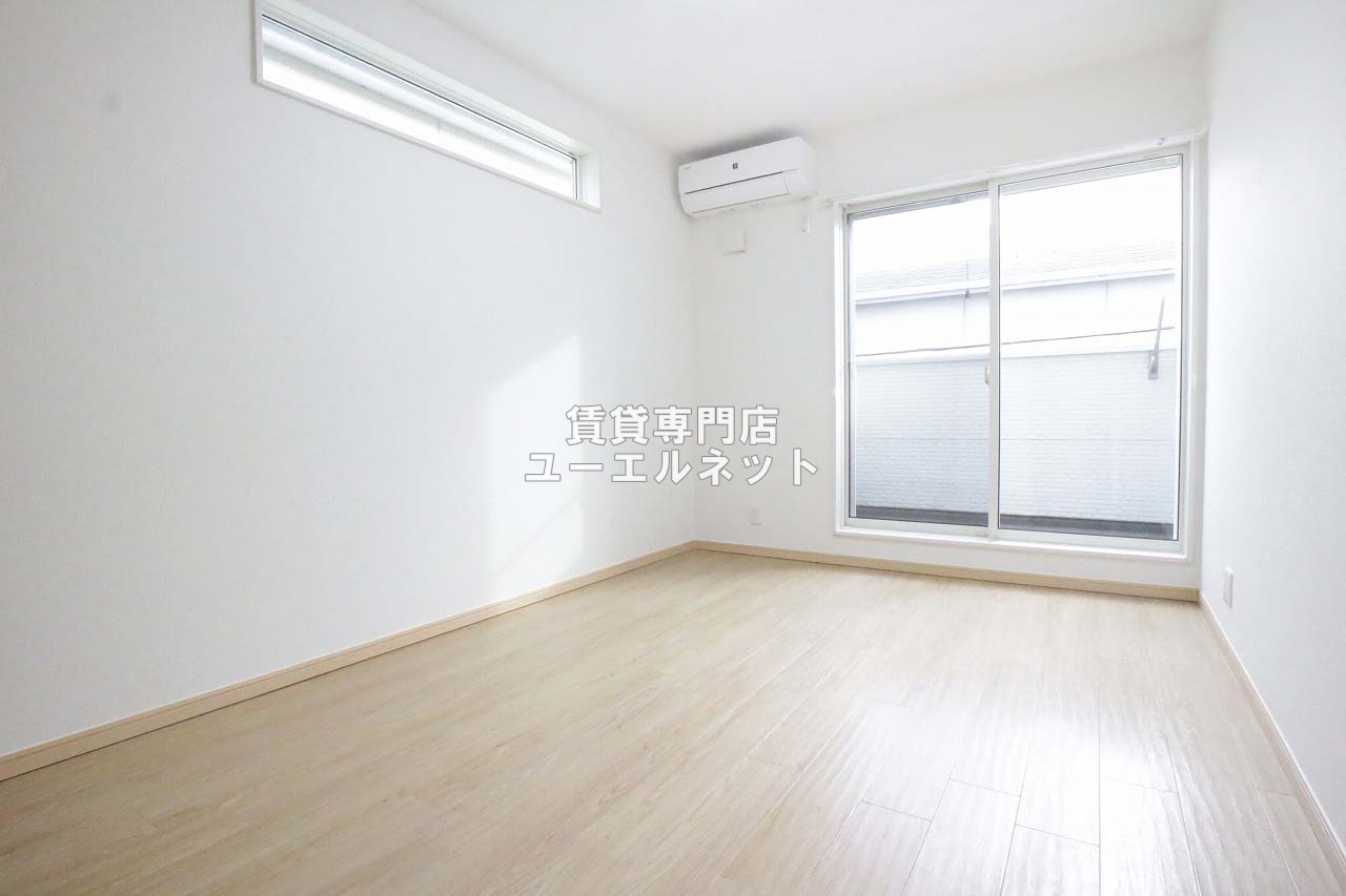 居室・リビング　ゆったりとくつろげる、落ち着きのある居室空間です