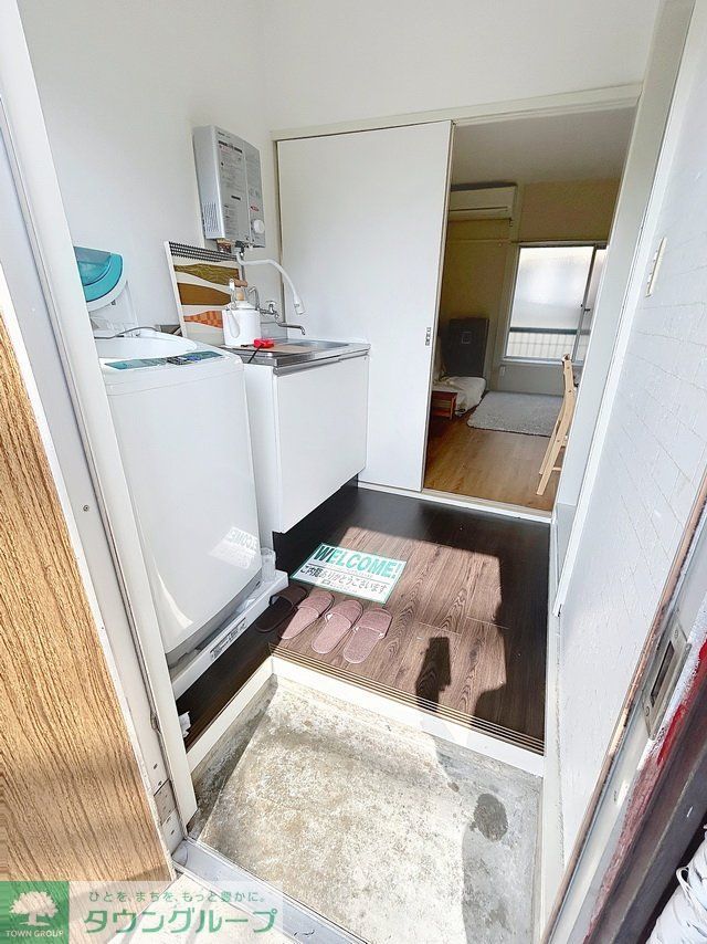 玄関　※別部屋参考写真