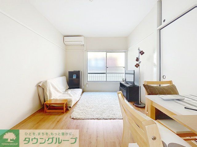 居室・リビング　※別部屋参考写真