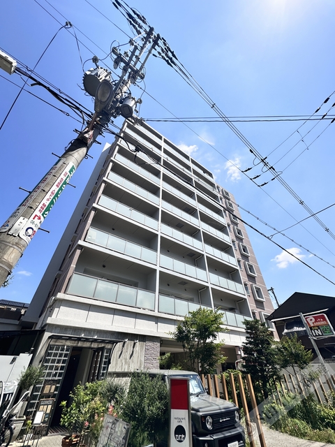 建物外観　駅まで１分の好立地♪