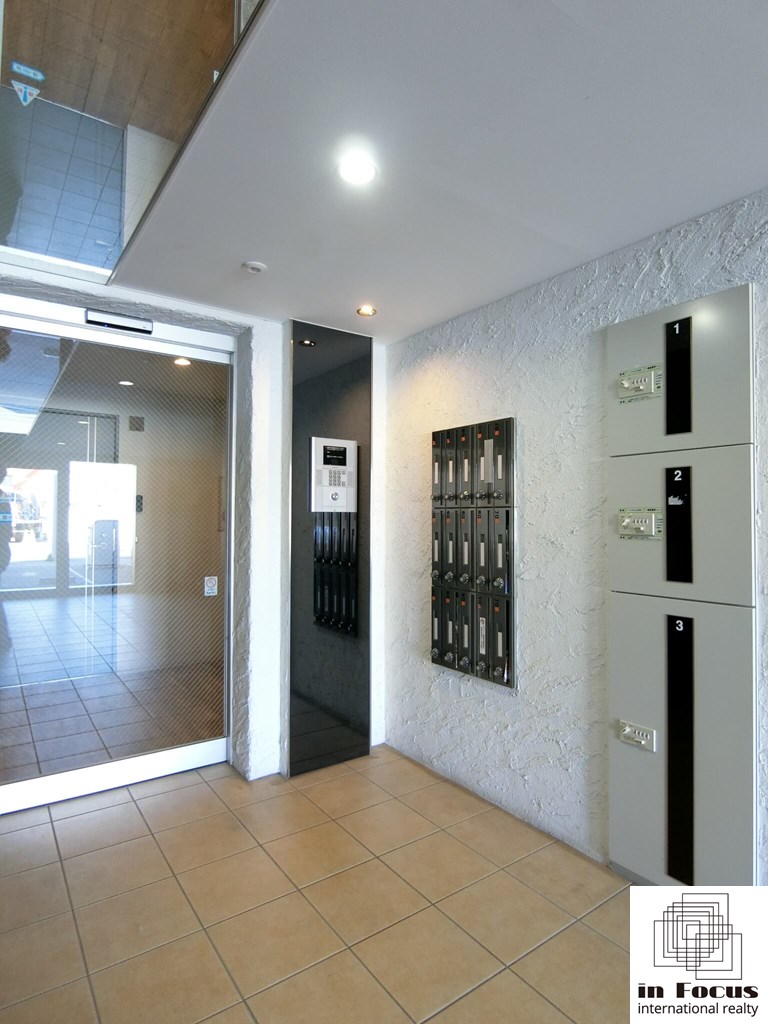 エントランス　今や必須の宅配ボックス