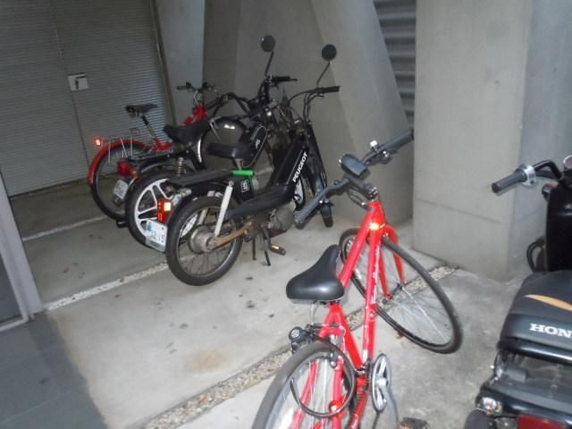 駐車場　駐輪場