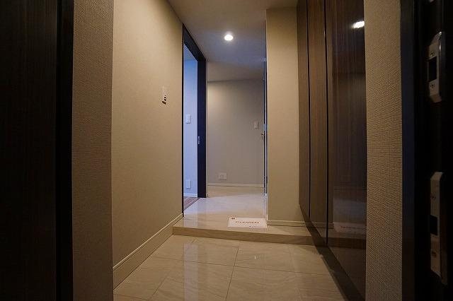 玄関　別部屋同間取参考写真