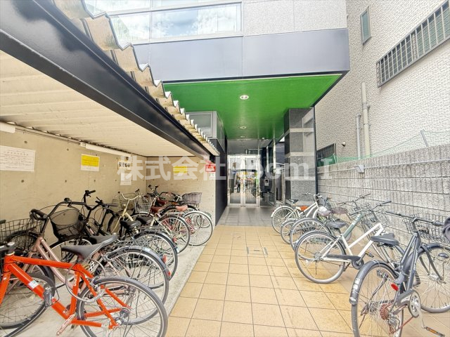 エントランス　清潔なエントランスです