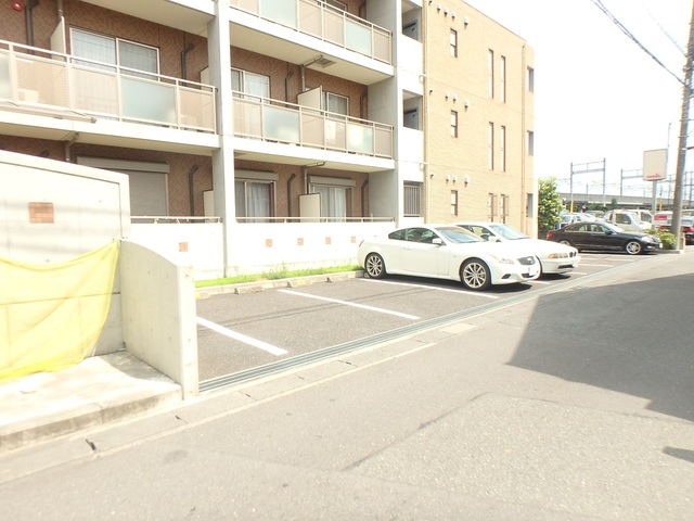 駐車場　★敷地内駐車場（空要確認）★