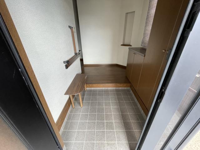 新浜本町3丁目戸建の玄関写真