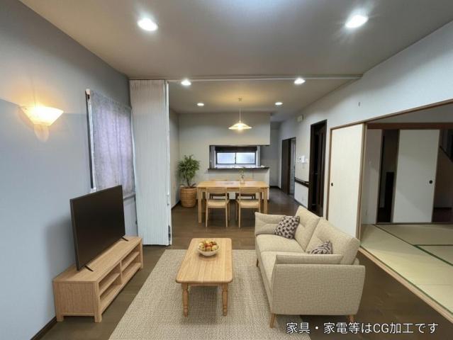 新浜本町3丁目戸建の居間写真