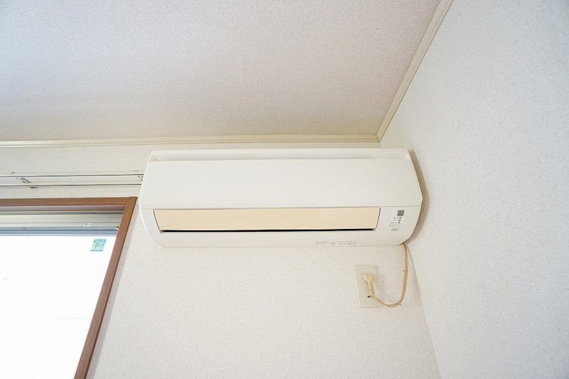 その他設備　夏・冬の快適生活に欠かせないエアコン付☆