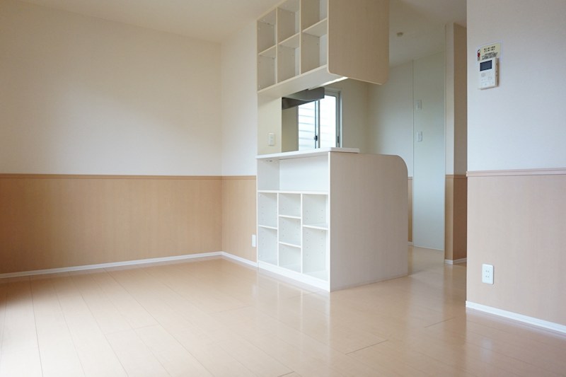 居室・リビング　LDK10.5帖　※同アパート別部屋の参考写真です。
