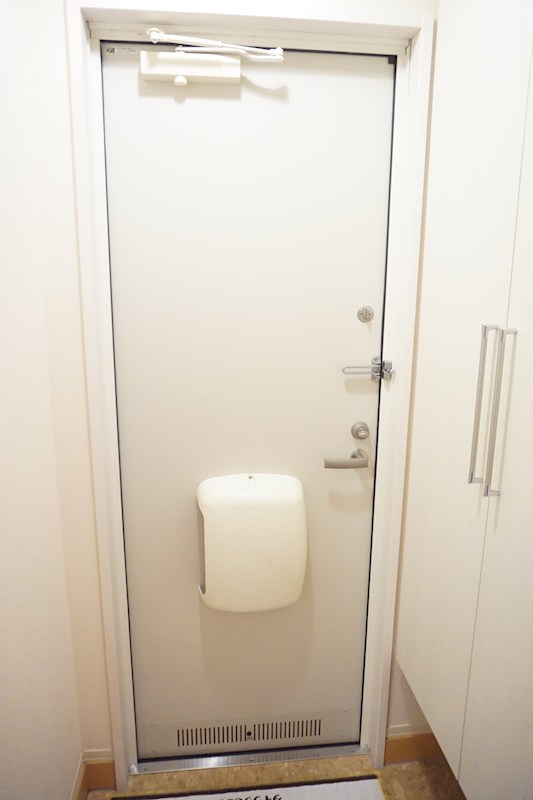 玄関　※同アパート別部屋の参考写真です。