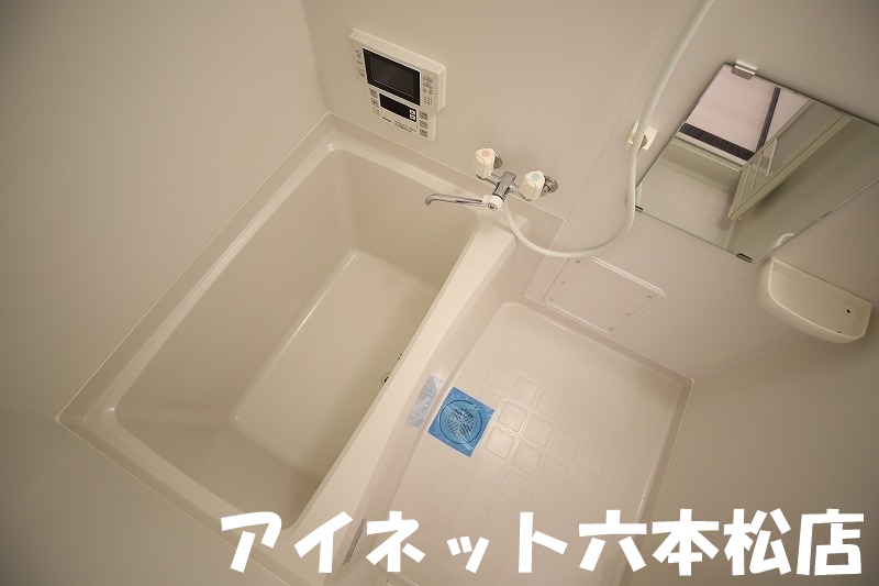 バス・シャワールーム　一日の疲れを癒しましょう。
