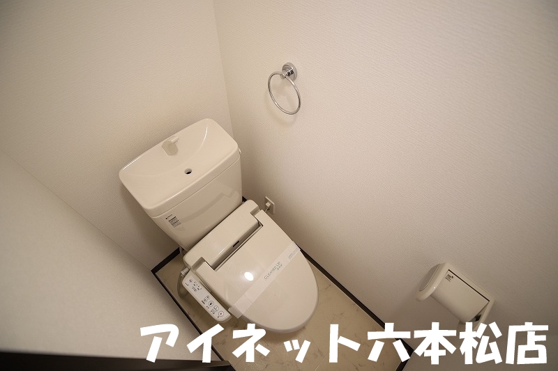 トイレ　清潔感のある空間です。