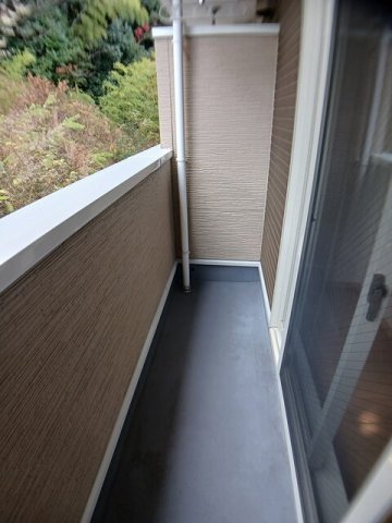 バルコニー　陽当たり良好なバルコニーです