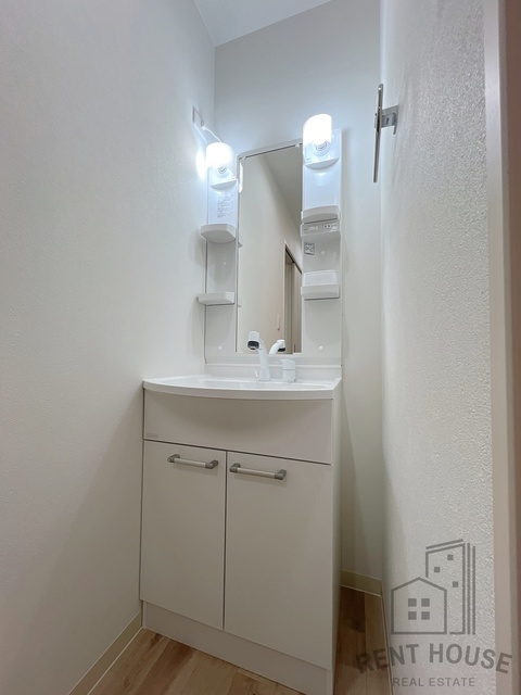 洗面設備　同仕様写真です。