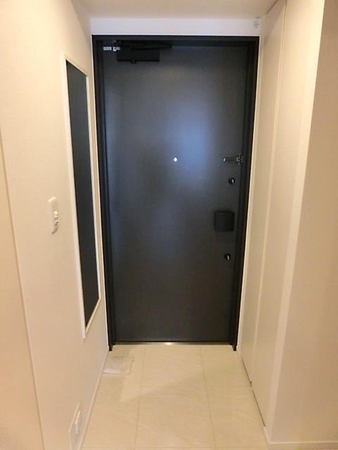 玄関　※写真は同タイプ住戸です。