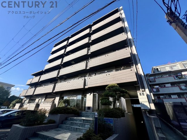 建物外観　エレベーター付きで重い荷物を運ぶのに便利！