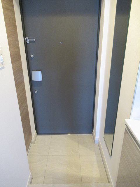 玄関　※参考写真