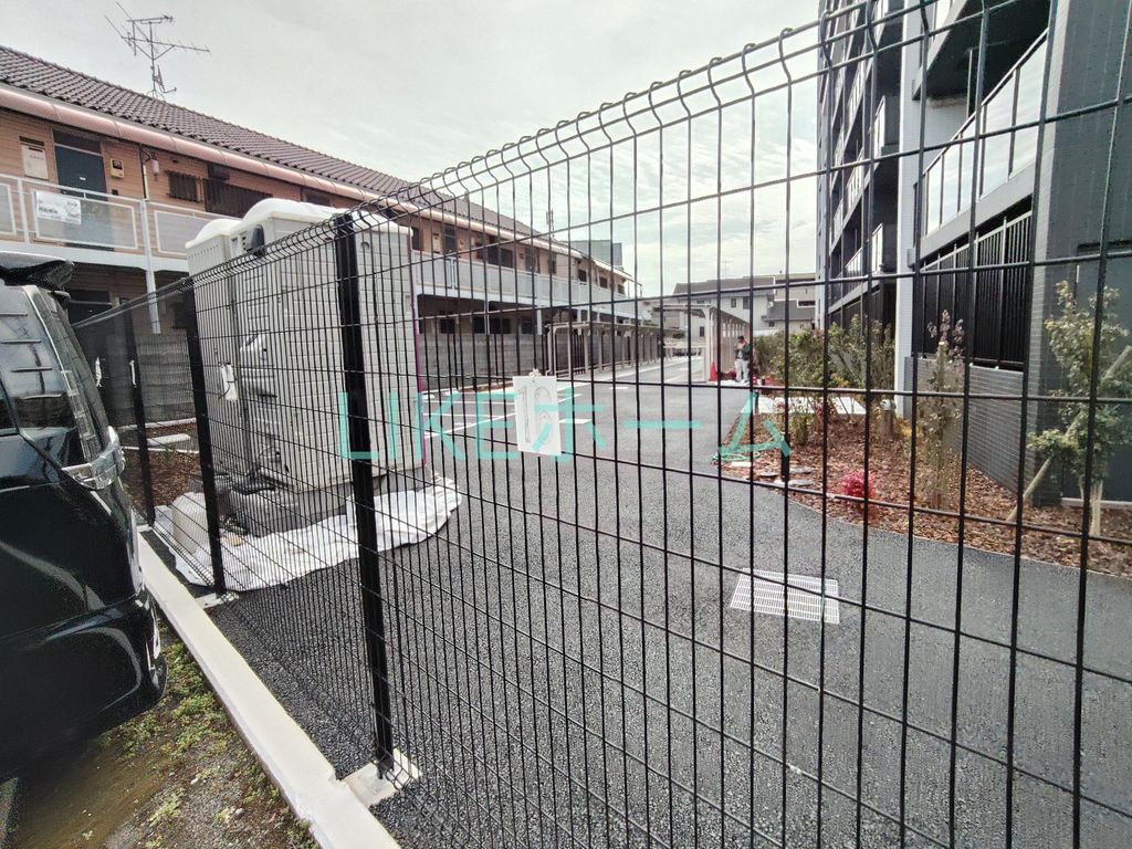 駐車場　庭