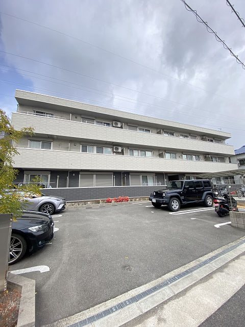 建物外観　外観は落ち着いています