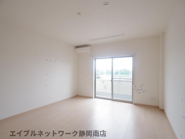 その他部屋・スペース　ゆったりとした居間です
