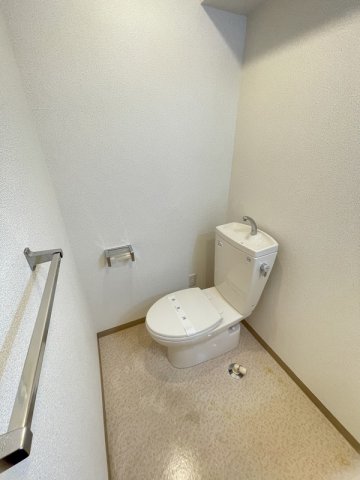 トイレ　落ち着いた色調のトイレです♪