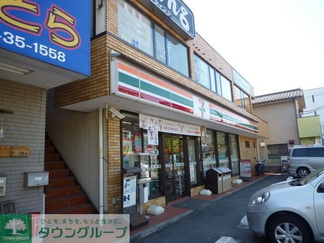 コンビニ　セブンイレブン高坂駅西口店（コンビニ）まで70m