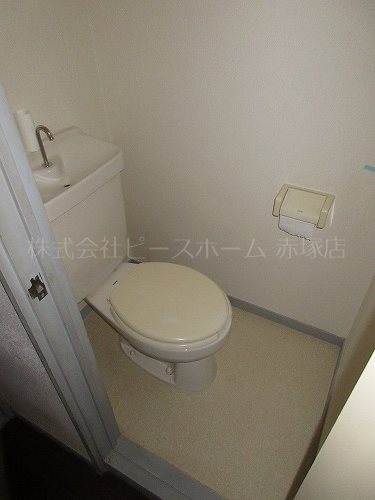 トイレ　※別号室参考写真