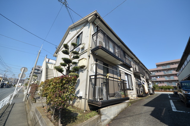 建物外観　～落ち着いた住宅地に立地します～