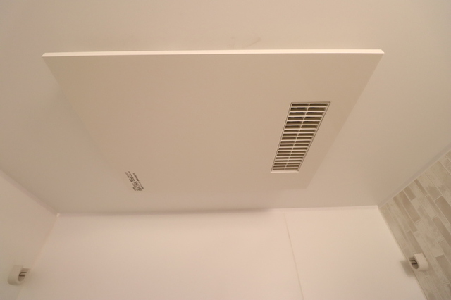 バス・シャワールーム　浴室換気乾燥機