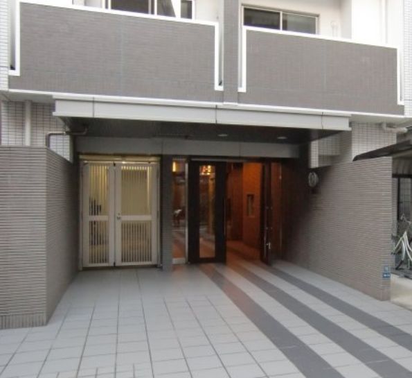 エントランス　建物の内部です