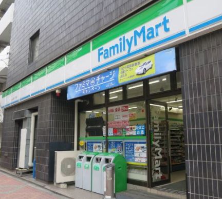 コンビニ　ファミリーマート台東三筋一丁目店（コンビニ）まで121m
